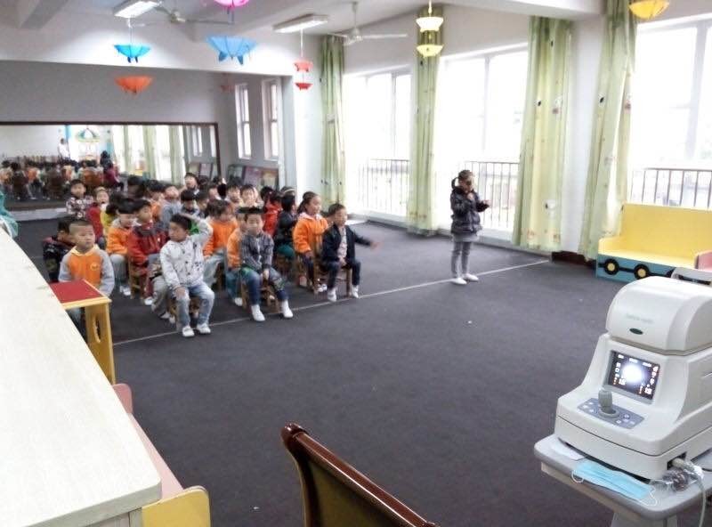 易視界走進(jìn)校園關(guān)愛孩子視力健康